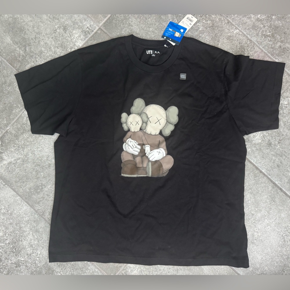 Uniqlo x Kaws Black Graphic tee T-Shirt XXXL NWT